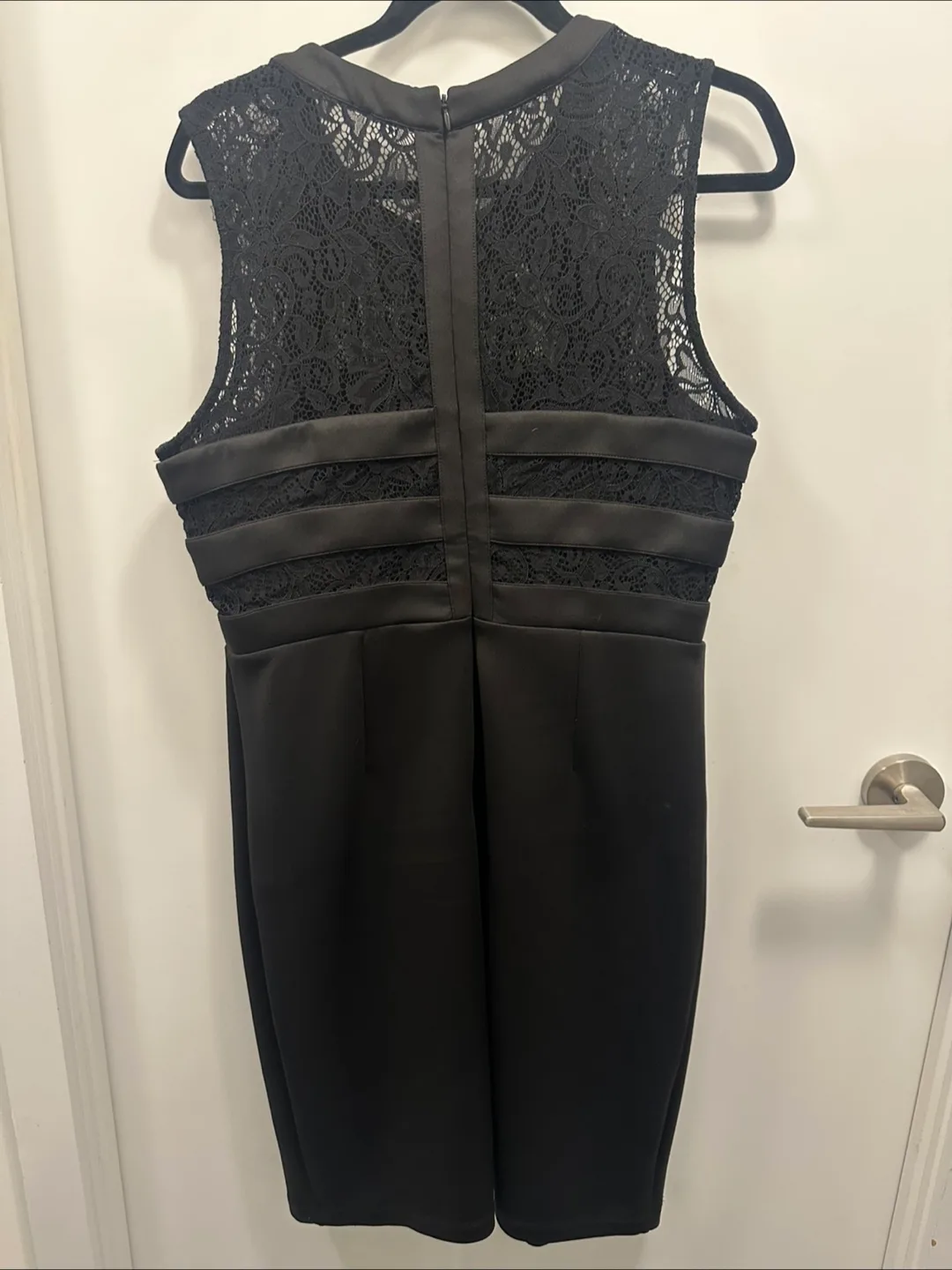 Ladies Black Lace Dress image indicator(3)