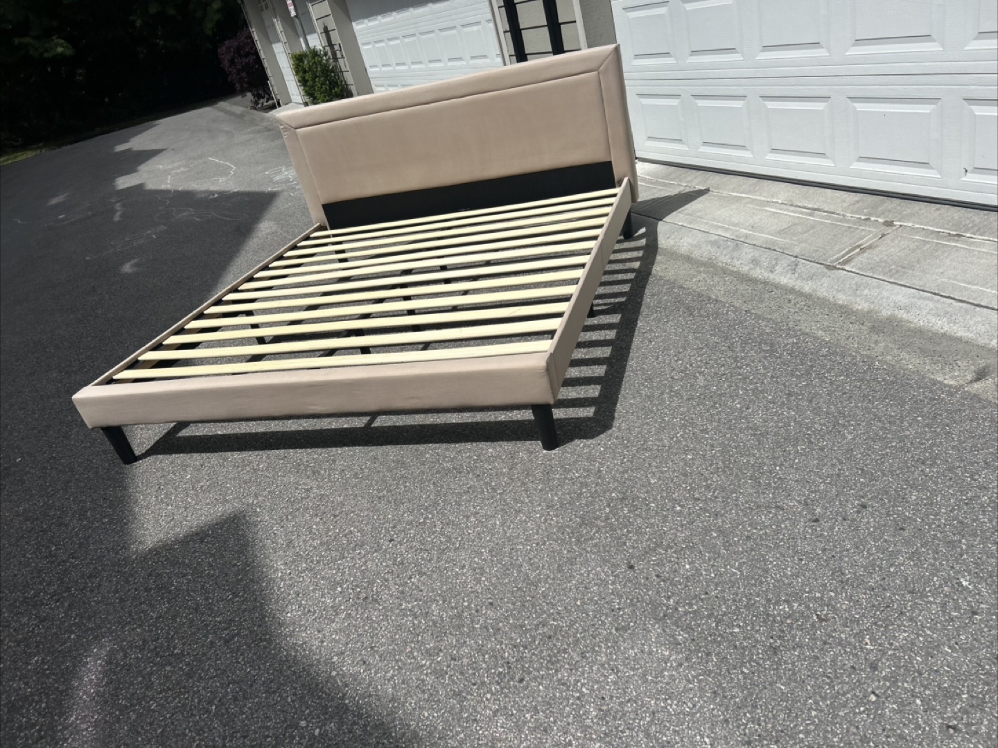 King Size Upholstered Bed Frame - photo 3