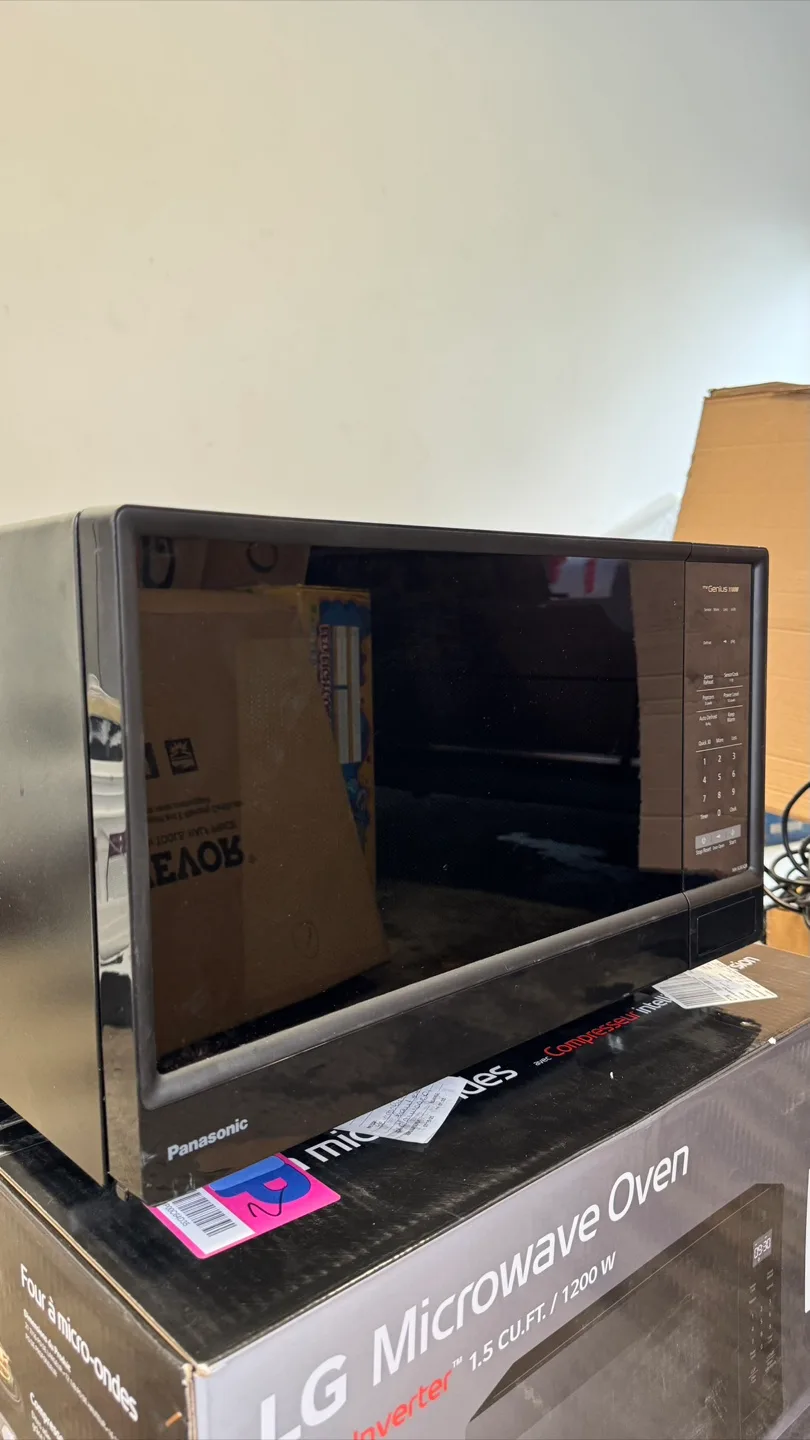 Panasonic Genius Series Microwave thumbnail