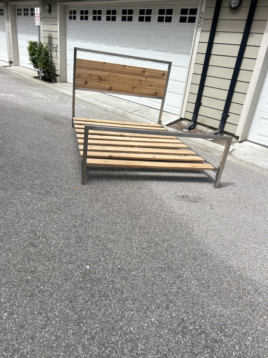 Queen-size Metal and Wood Platform Bed Frame