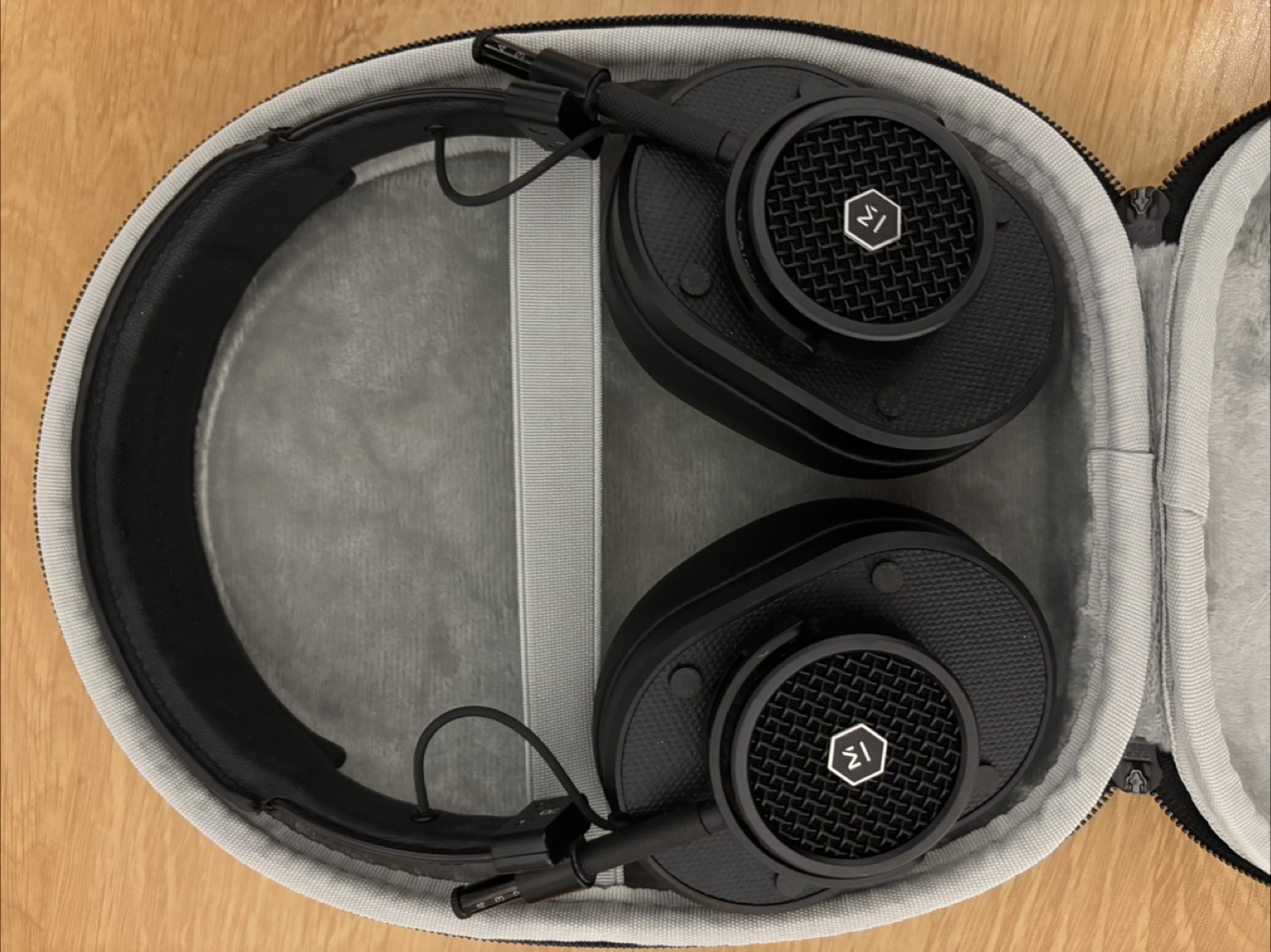 Master & Dynamic MH40 Wireless Bluetooth Headphones - photo 3