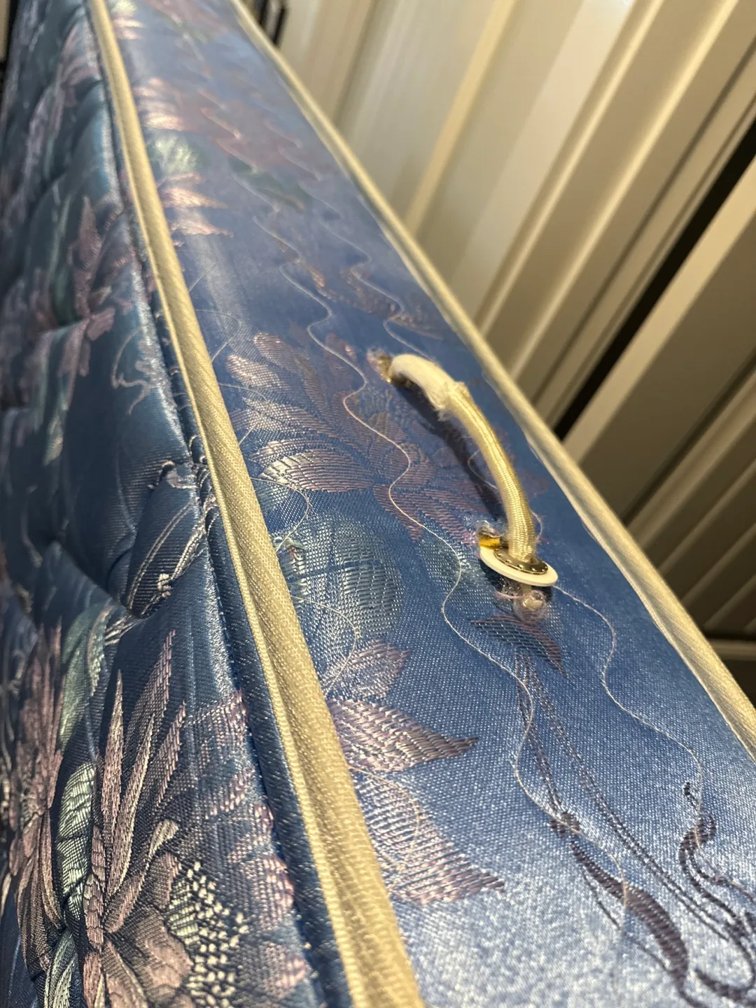 #freecycle Sealy Posturepedic Premium Queen size Mattress image indicator(3)