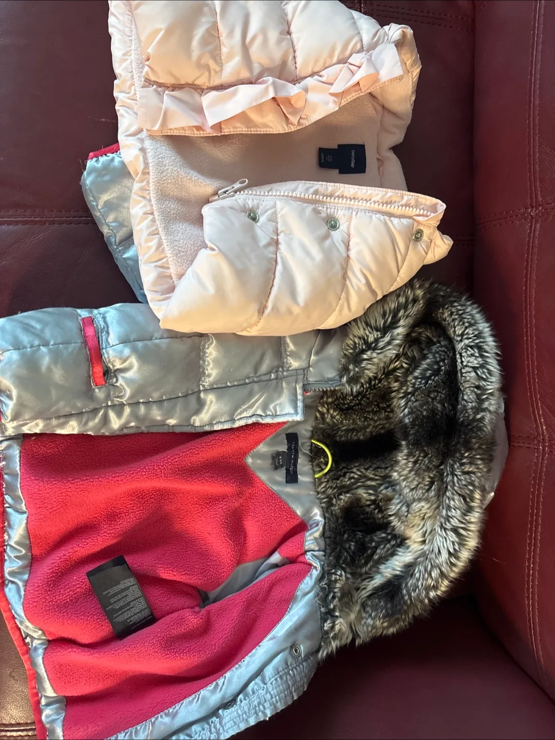 Baby girl Puffer Jackets Tommy Hilfiger & Vest GAP thumbnail
