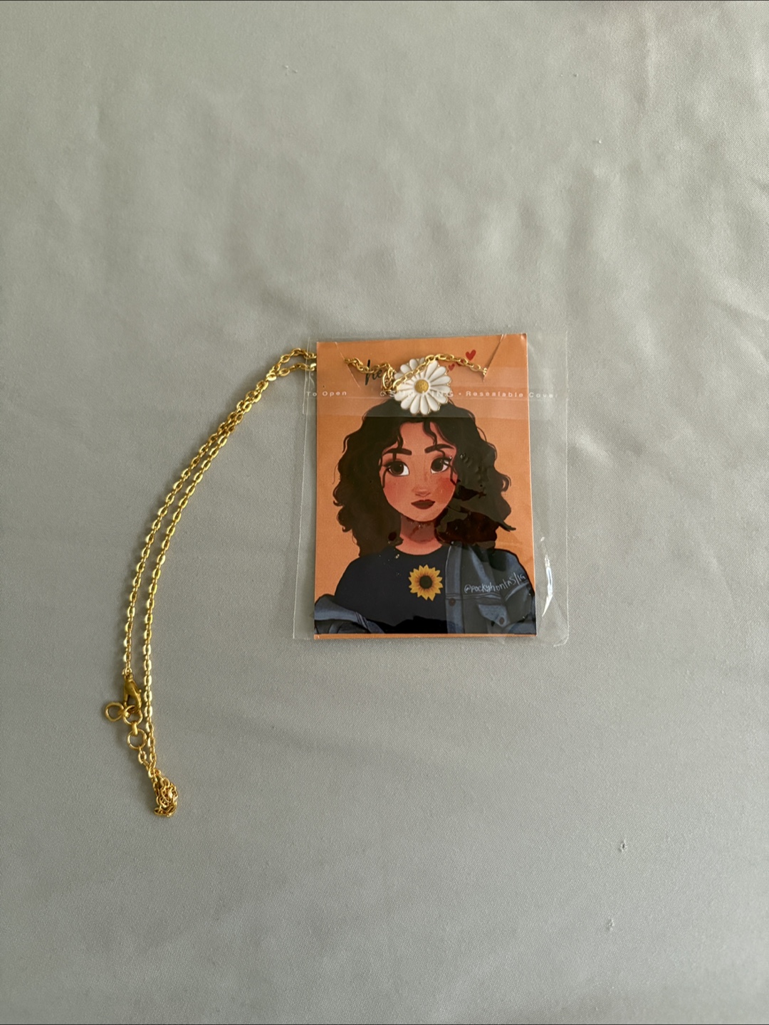 Gold Daisy Necklace