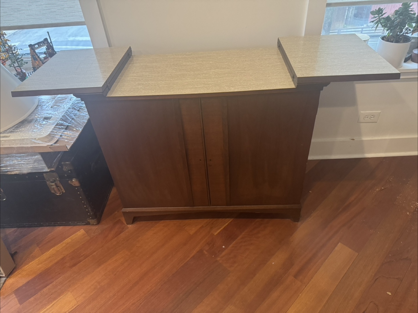 Mid-Century Modern Walnut Bar - photo 3