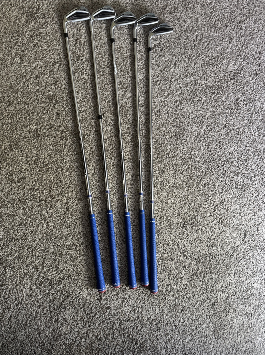 Cobra King F6 Driver & 5 Irons Set - photo 2