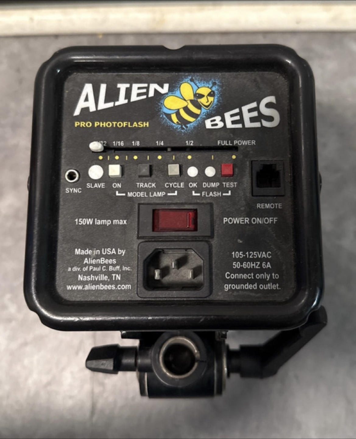 Alien Bees 1600 Pro Photoflash Studio Strobe Lighting Kit