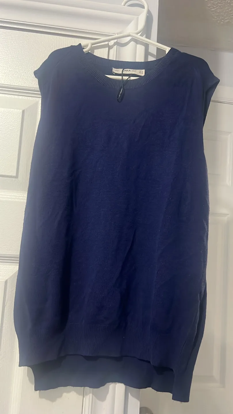 Moving Sale - Zara Sleeveless Knit Sweater Vest image indicator(2)