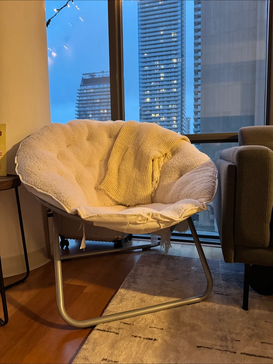 Cozy Oversized Saucer Chair thumbnail