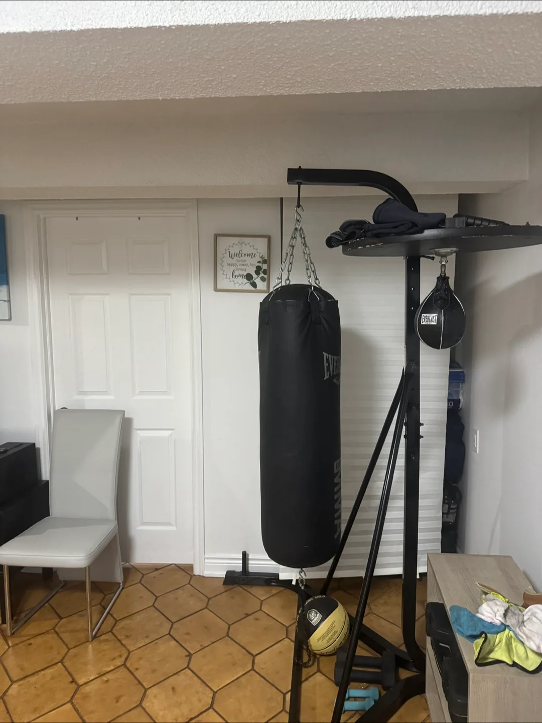 Everlast MMA Heavy Bag with Stand thumbnail