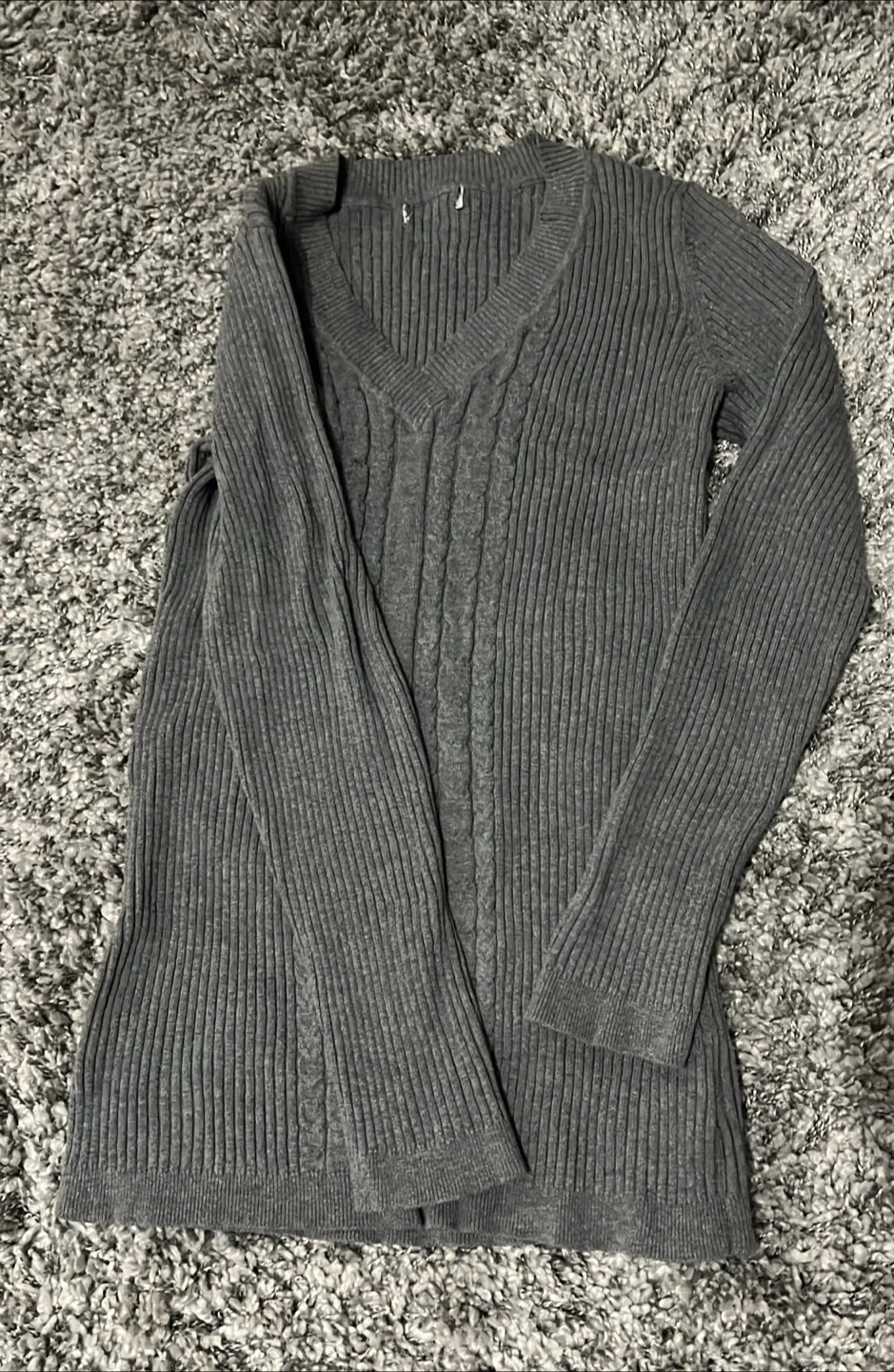 Grey v-neck cable knit top image indicator(3)