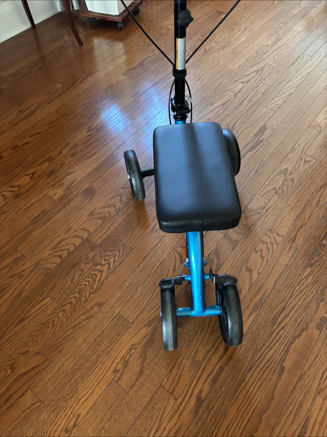 Knee Rover Knee Scooter image indicator(6)