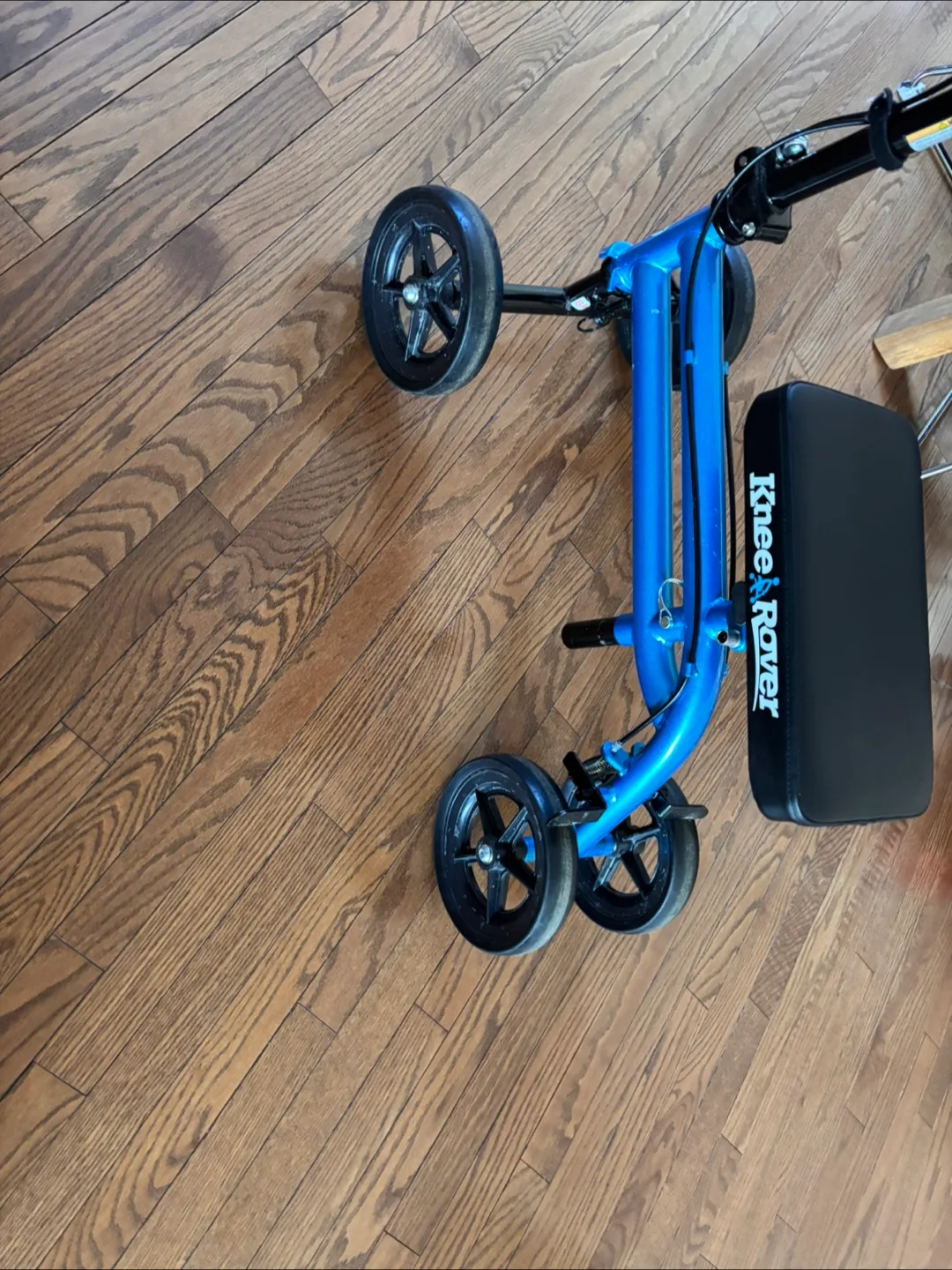 Knee Rover Knee Scooter image indicator(4)