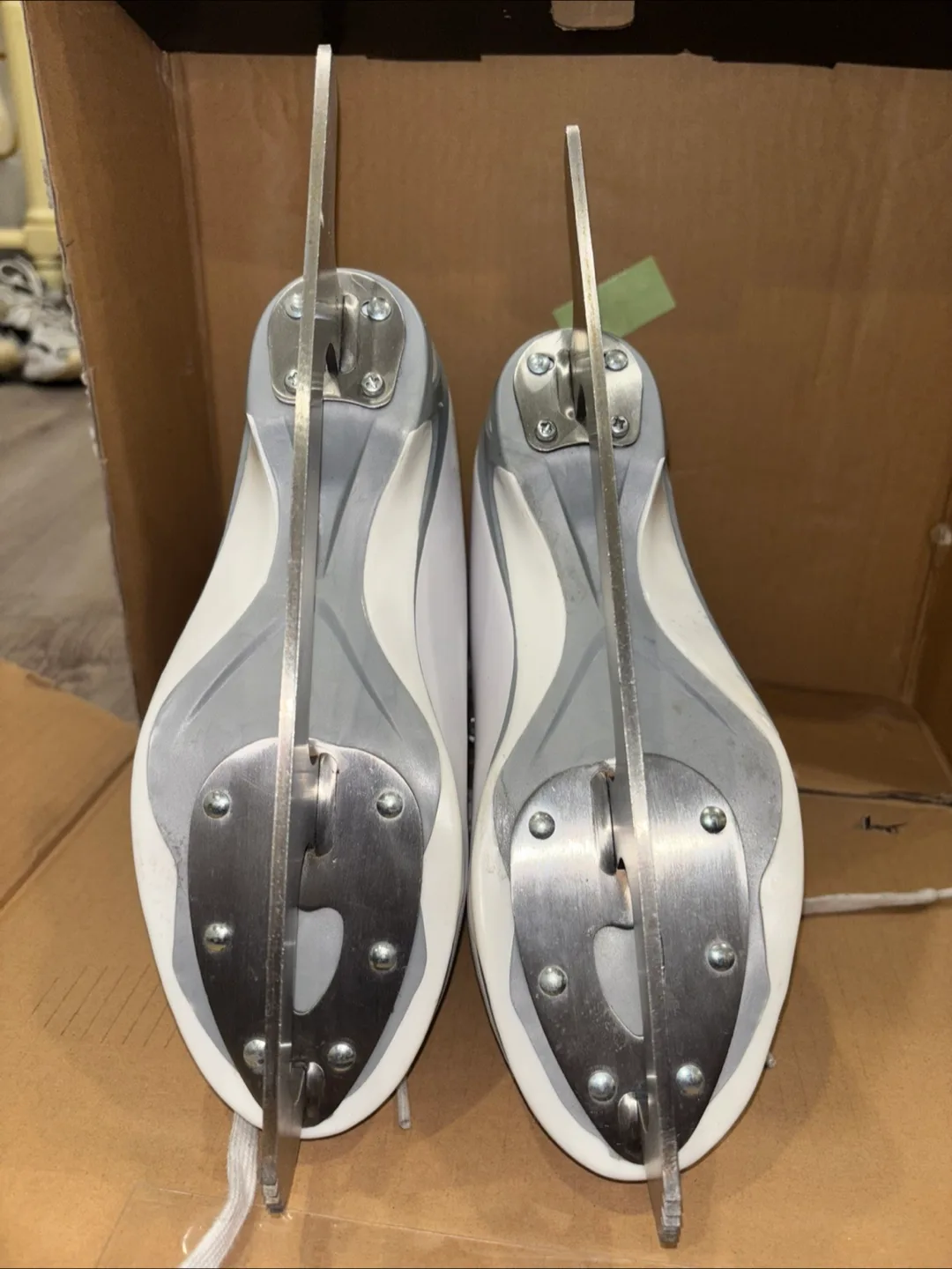 Cameo by Jackson Fleece Lined Skating Shoes - Size 6 image indicator(8)