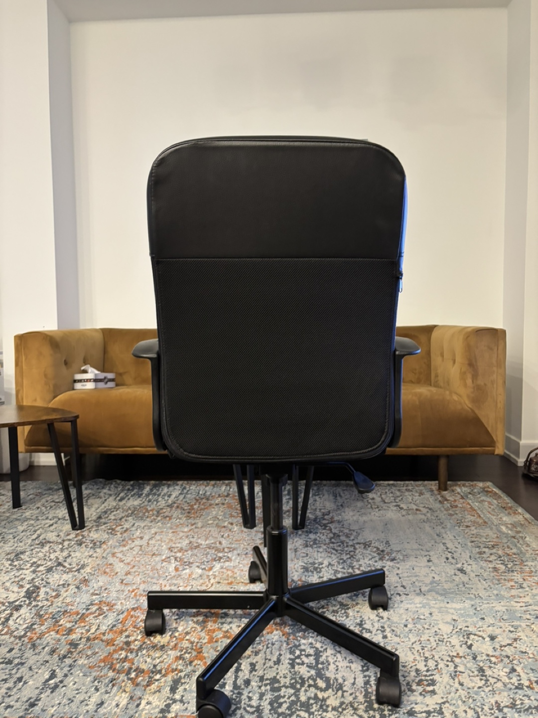 Black Office Chair with Wheels - photo 2