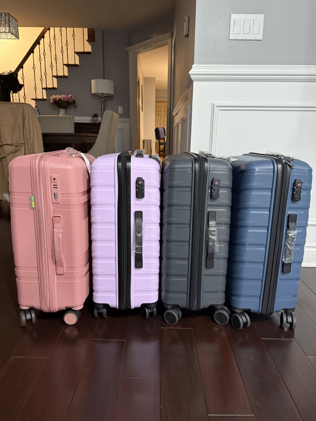 Medium 24” luggage - photo 2