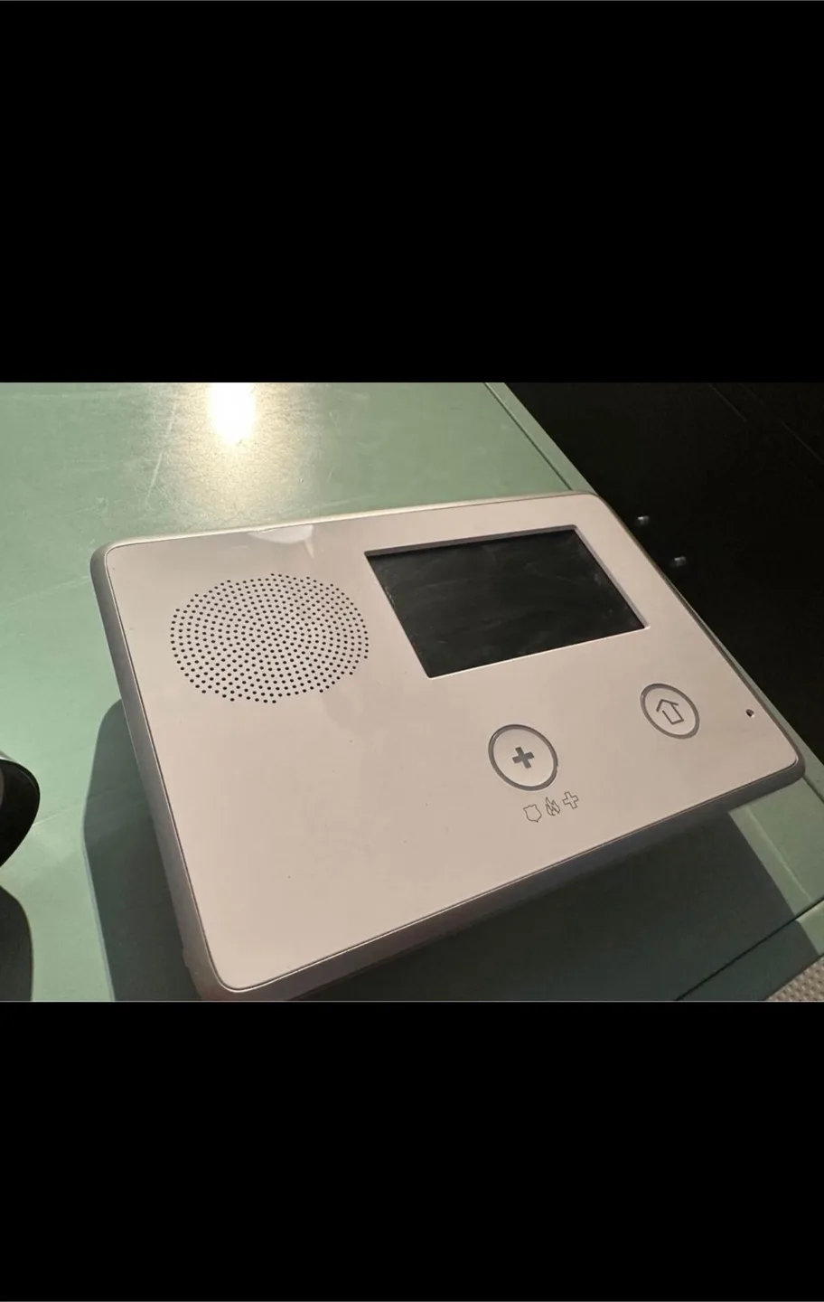 Alarm panel and 7 motion cameras like new thumbnail