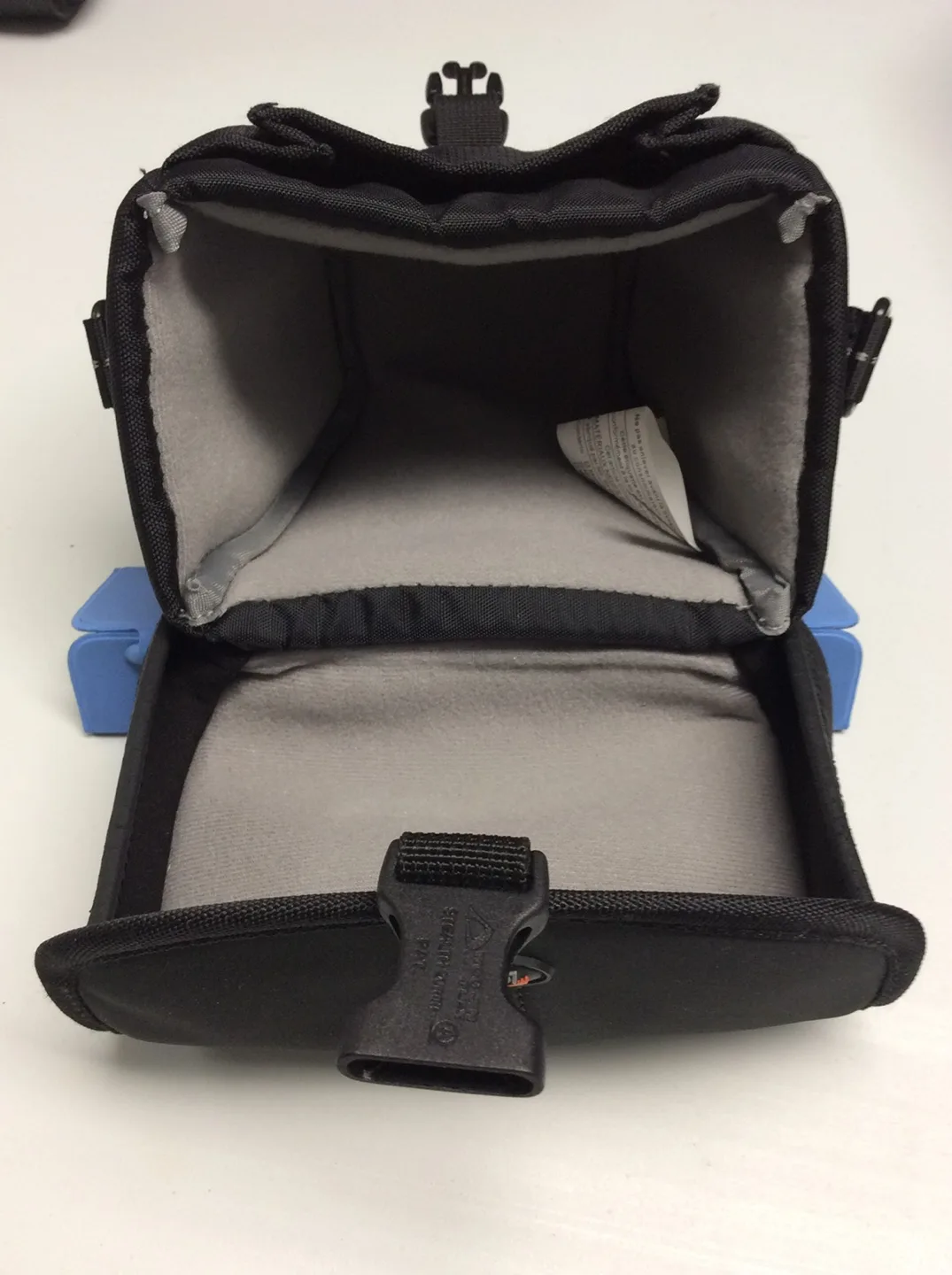 LOWEPRO Rezo TLZ10 Camera Bag image indicator(3)