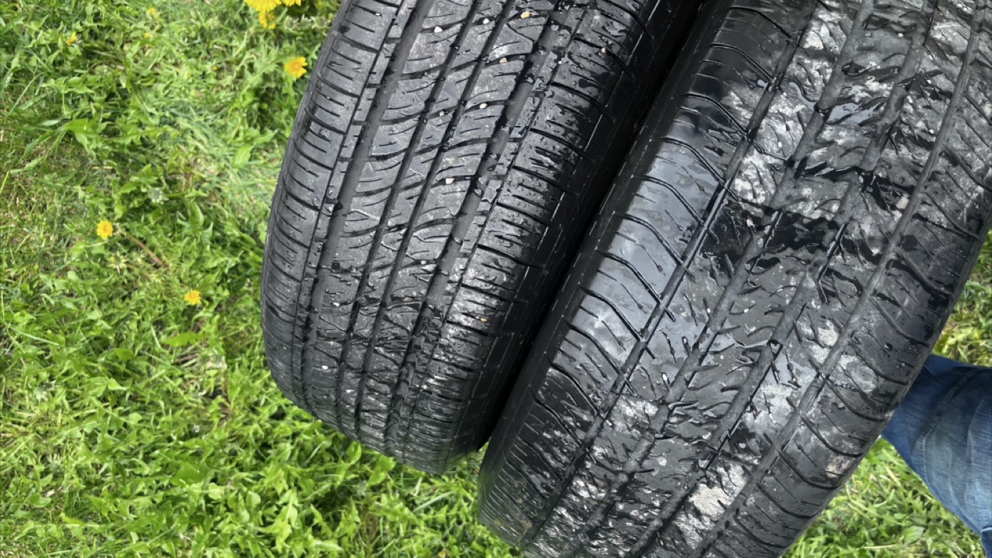 Pair of Michelin 195/65R15 Tires on Steel Rims - photo 5