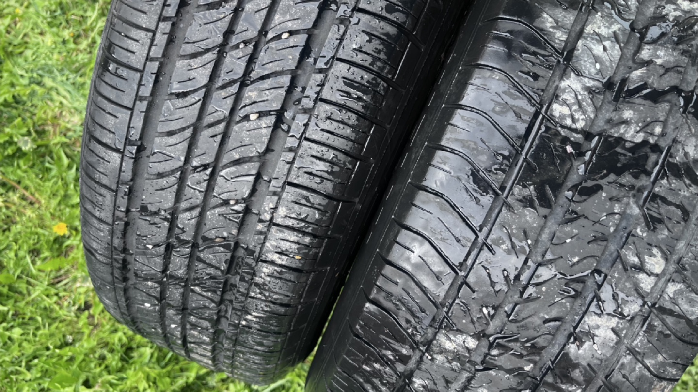 Pair of Michelin 195/65R15 Tires on Steel Rims - photo 4