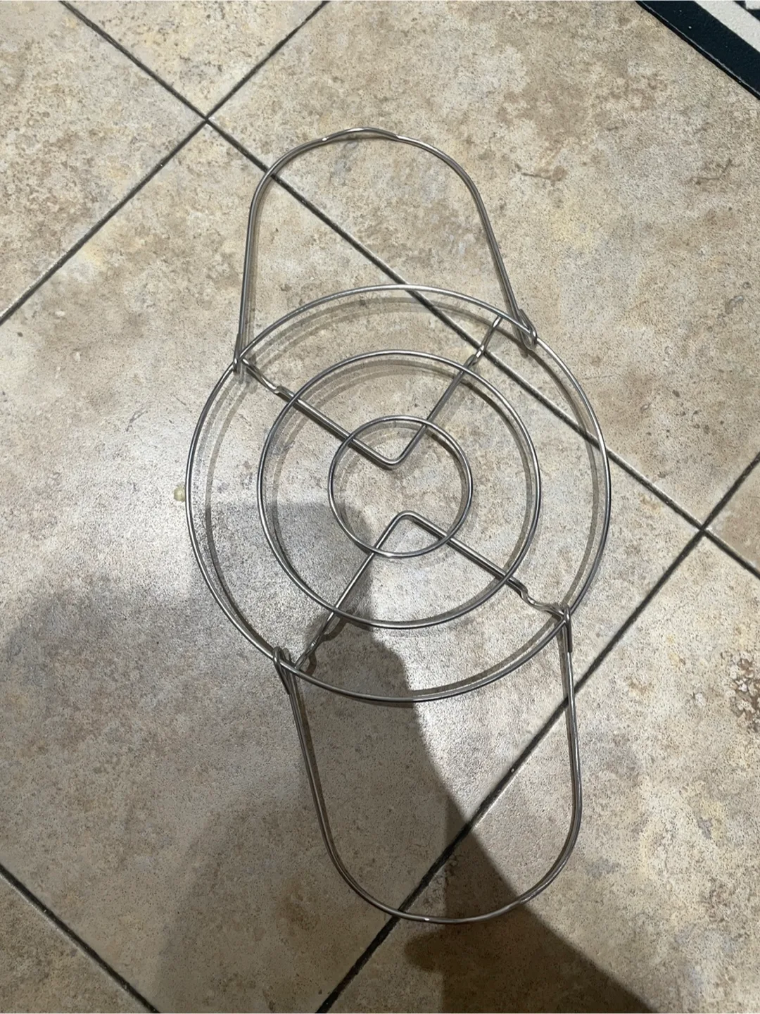 Metal Cooling Rack with Handle thumbnail