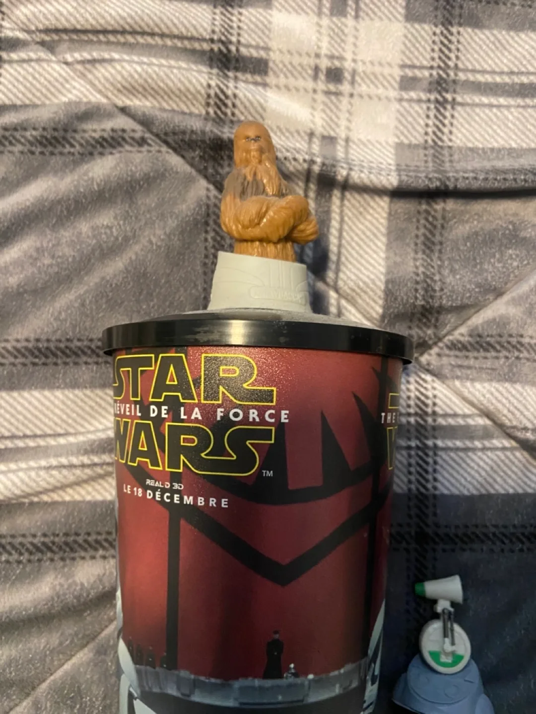 Star Wars Cups with Figurines image indicator(2)