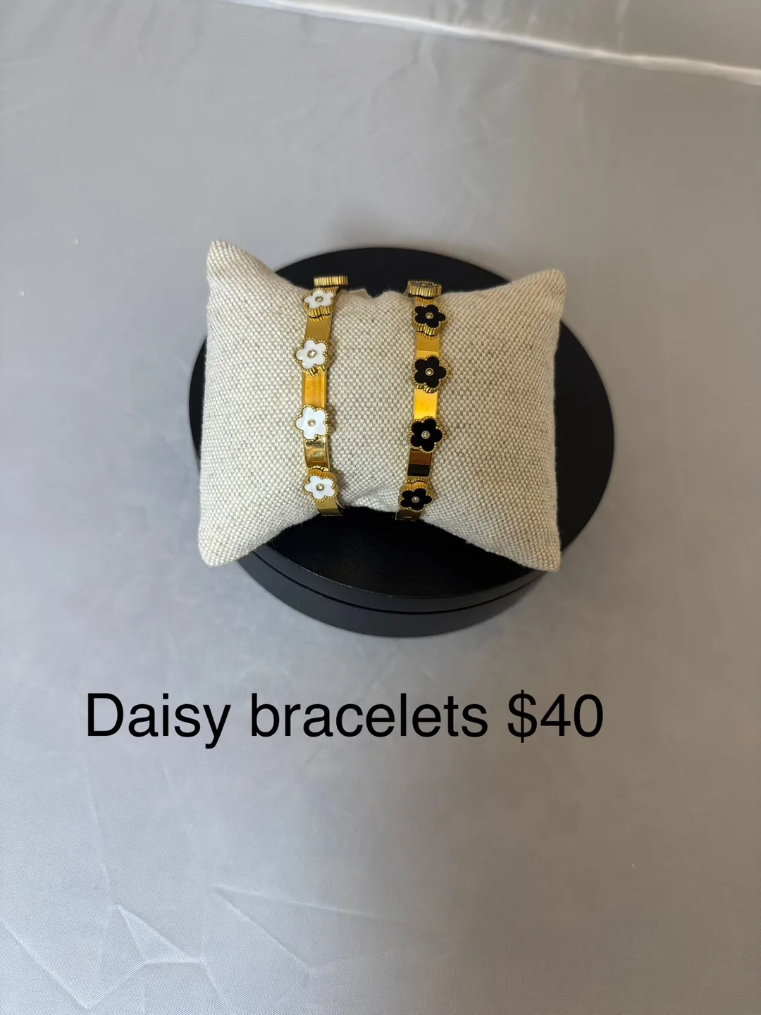 Daisy Flower Bracelets thumbnail