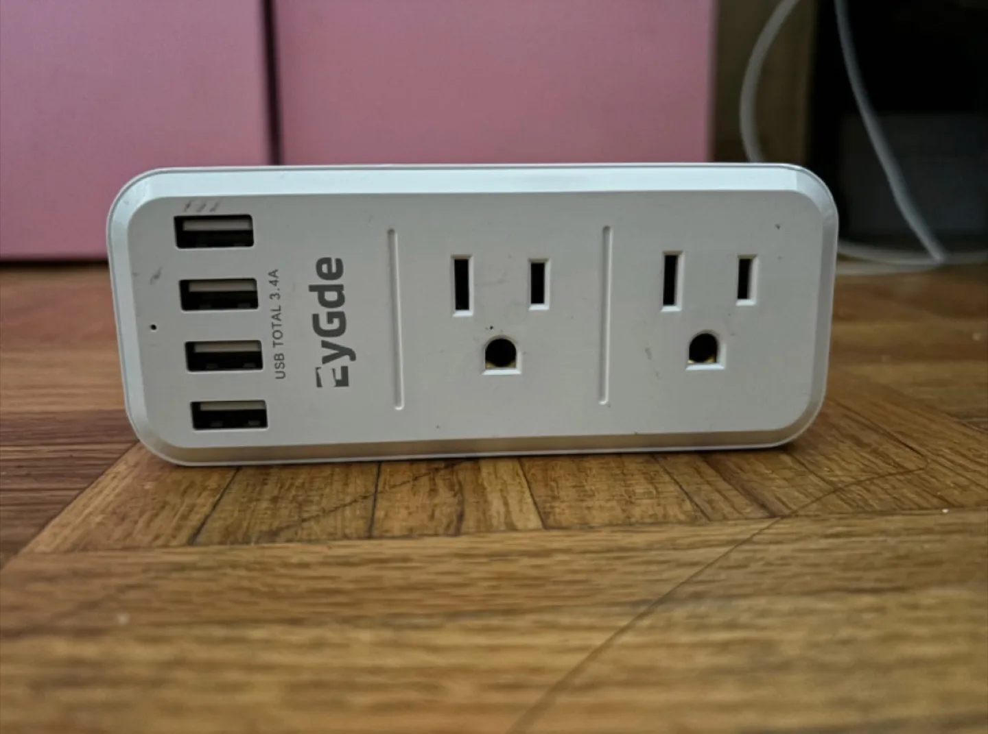EyGde 3-Outlet Wall Tap with 4 USB Ports thumbnail