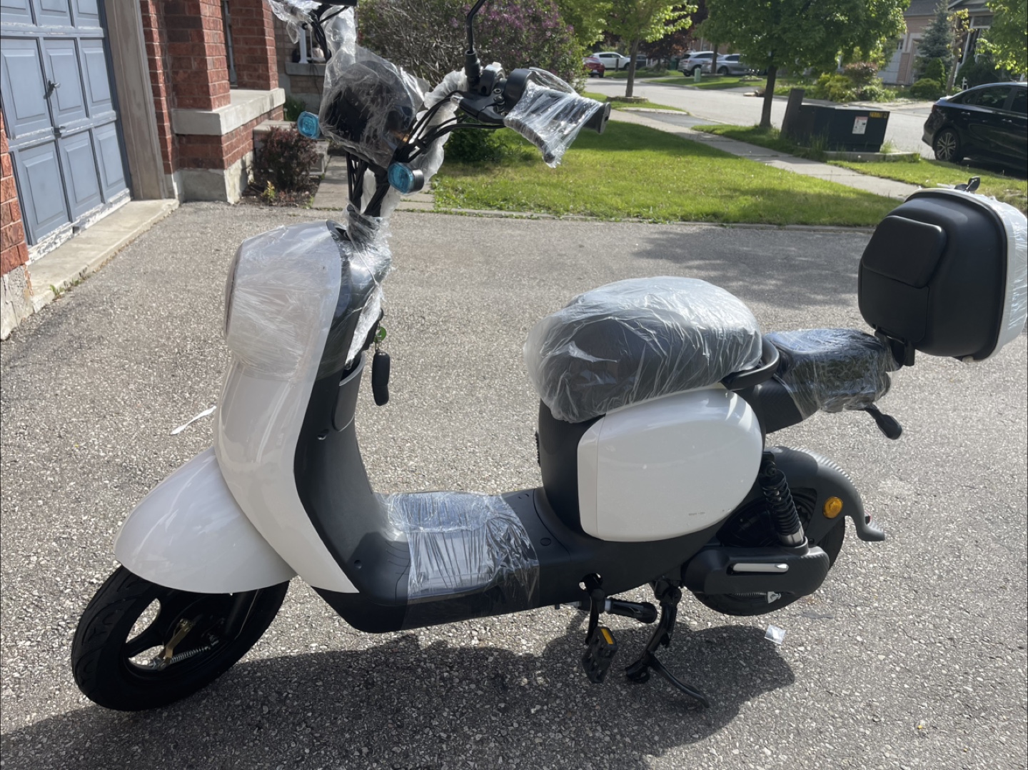 Brand New Electric Scooter - White - photo 4