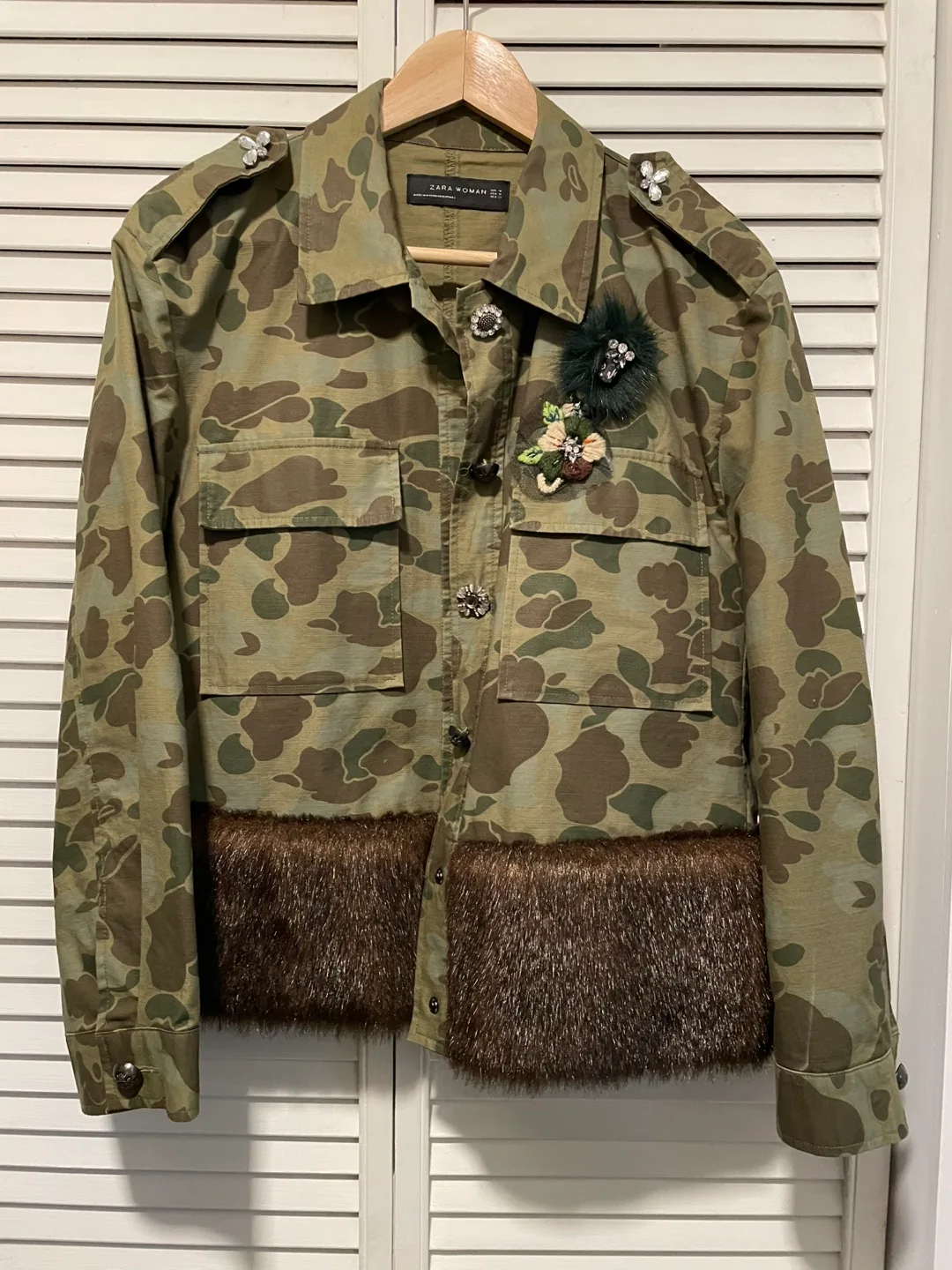 NWT Zara Woman Camo Jacket with  Fur Trim image indicator(5)