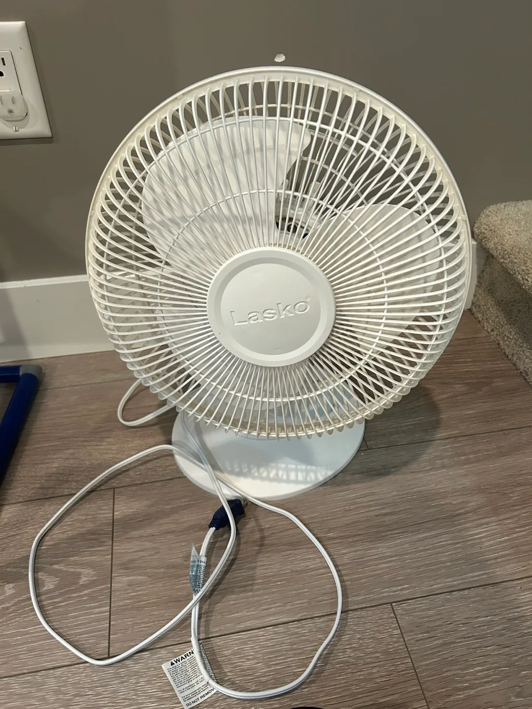 Lasko White Desk Fan 14” thumbnail