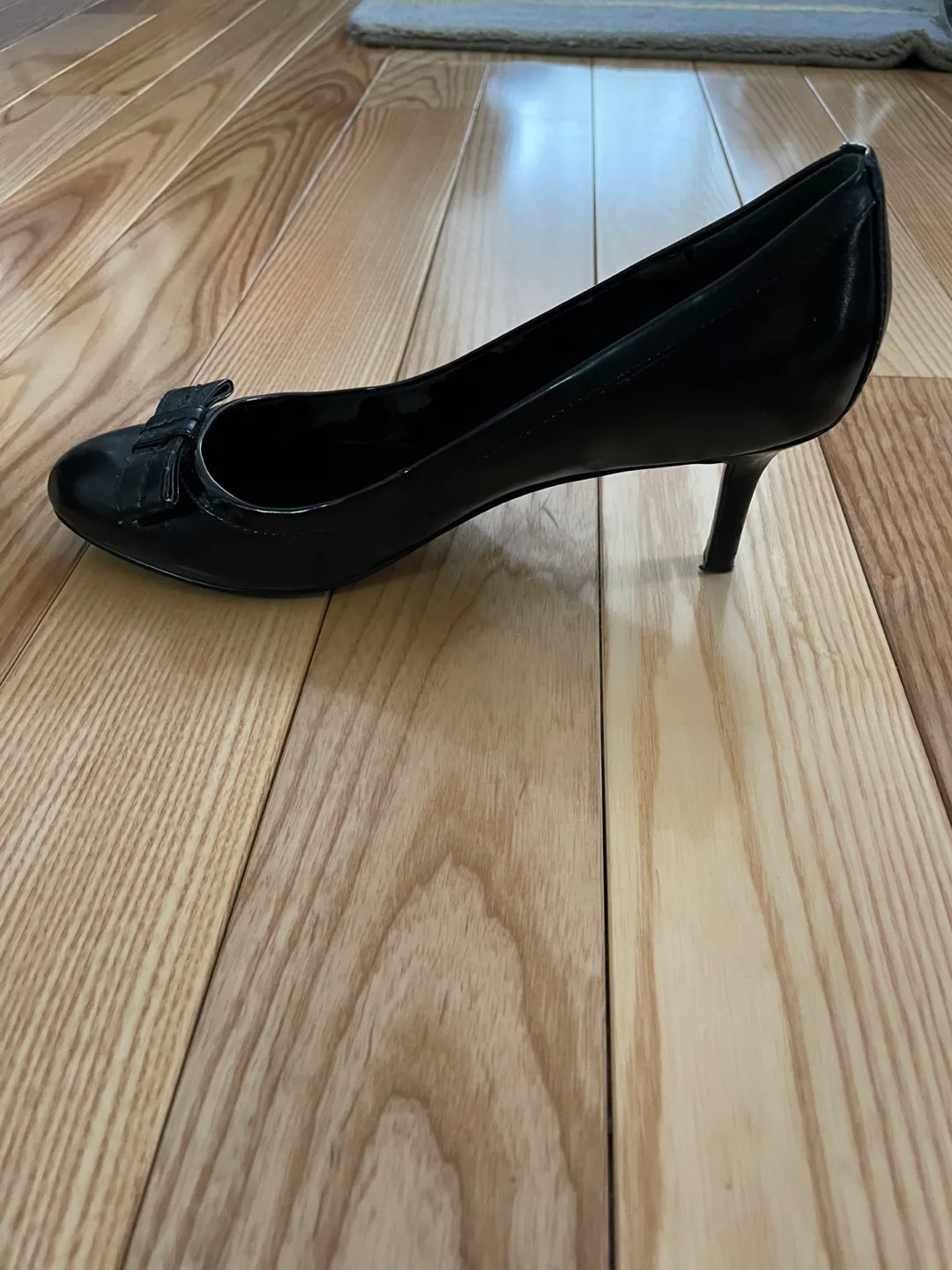 Lauren Ralph Lauren Black Bow Heels image indicator(2)