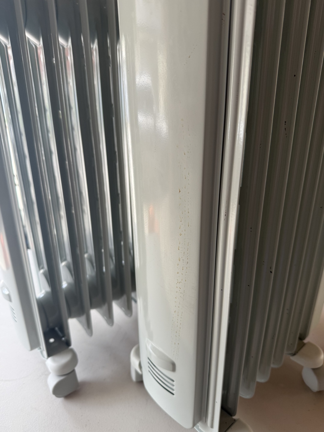 Pair of DeLonghi Oil-Filled Electric Radiators - photo 3