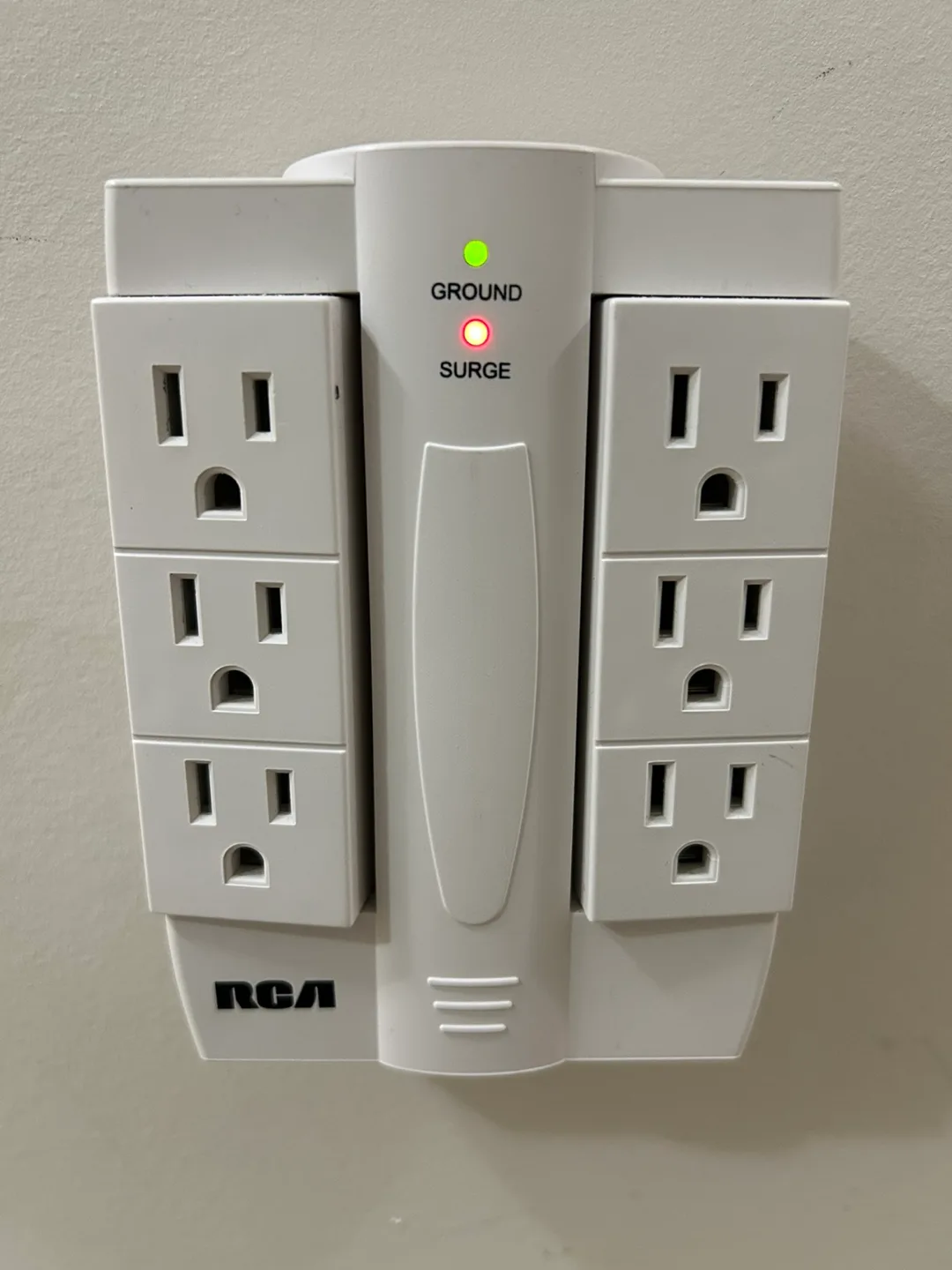 RCA 6 Outlet Surge Protector with Swivel Outlets thumbnail