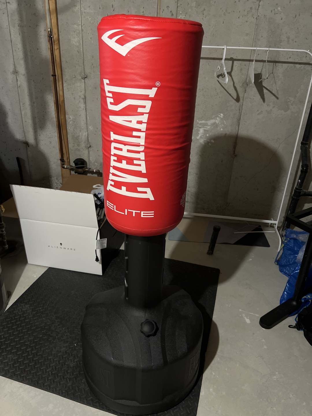 Everlast Elite Freestanding Punching Bag