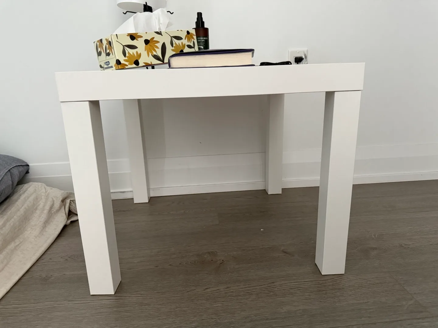 IKEA LACK Side Table (1 white 1 black) image indicator(2)