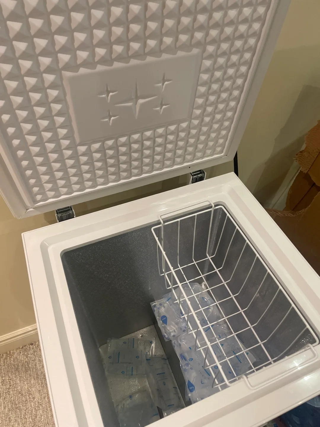 Insignia Chest Freezer image indicator(2)