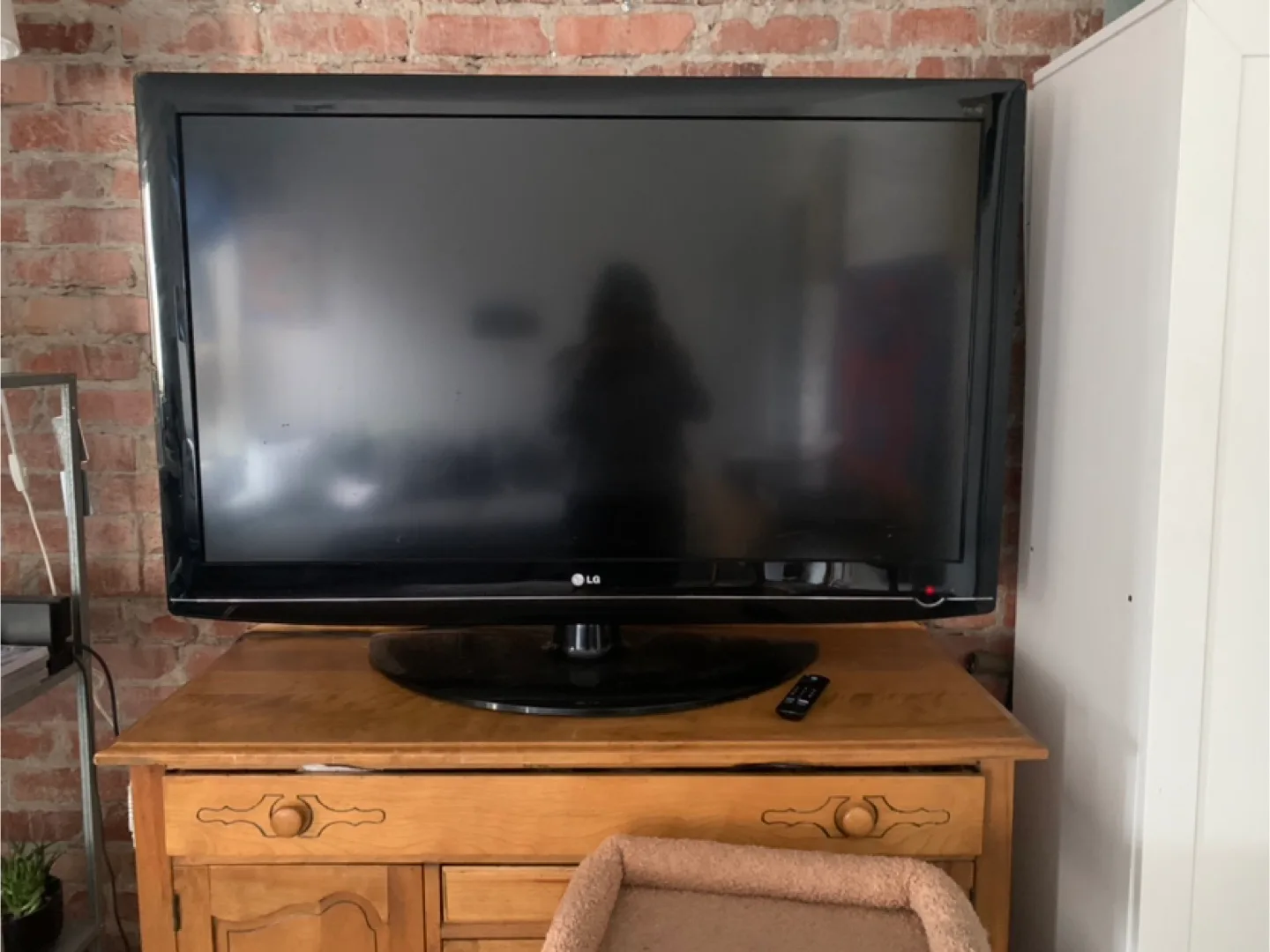 LG Flat Screen TV with stand thumbnail
