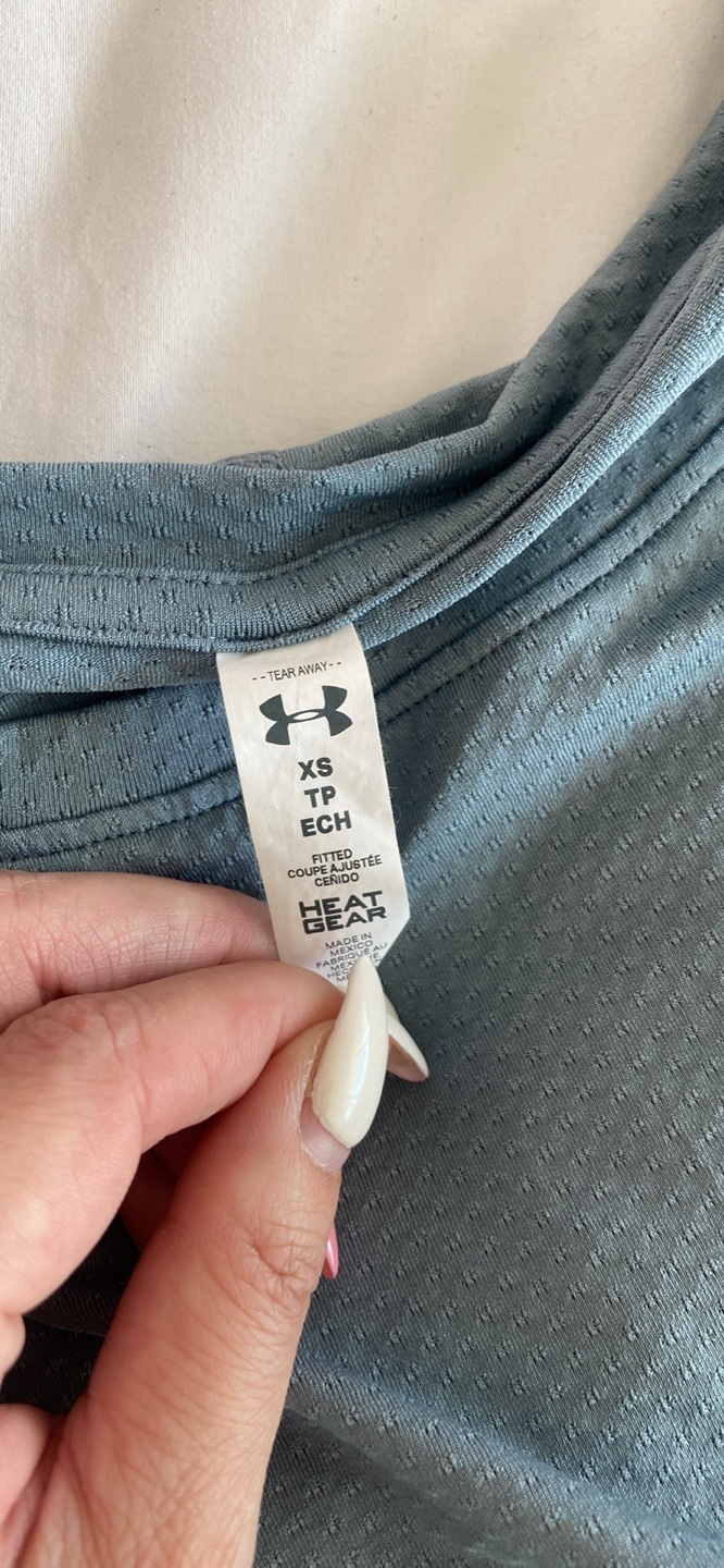 Womens size XS under armour t shirts - photo 5