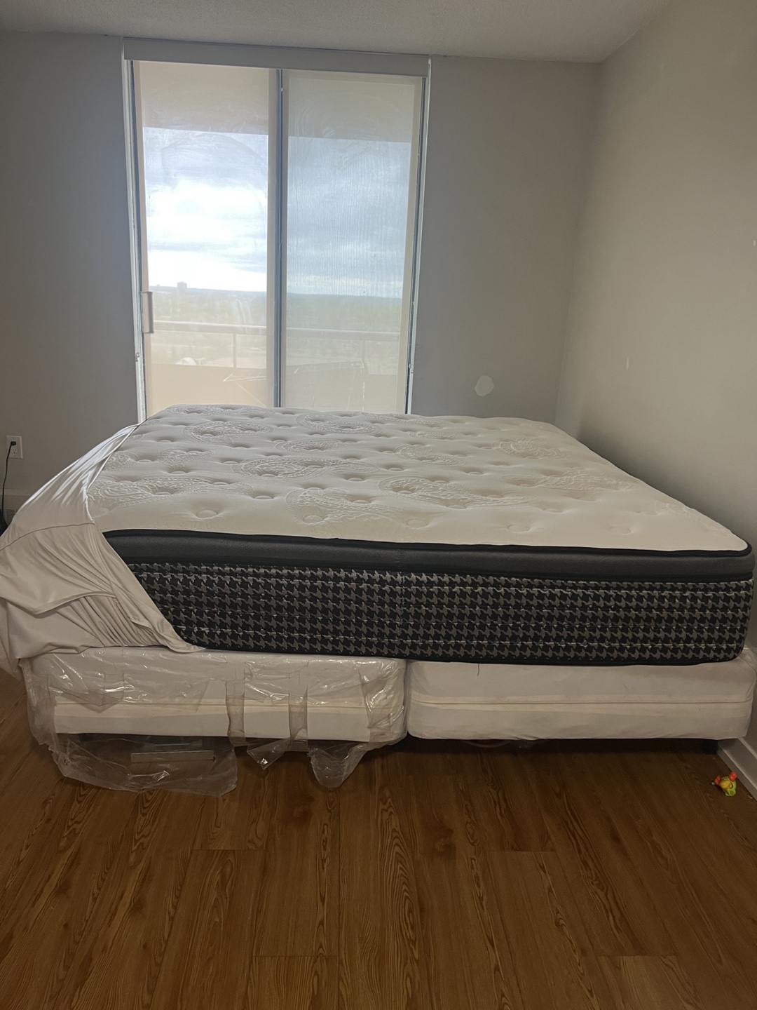 King Size Kingsdown Vogue Vegas Mattress & Frame - photo 2