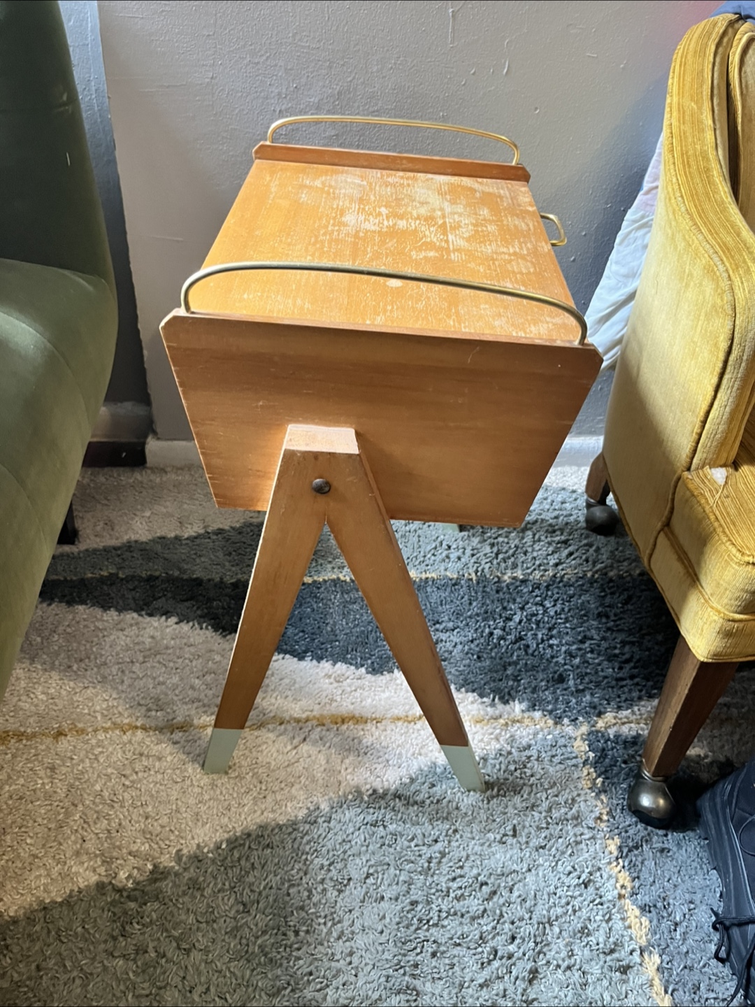 *MOVING SALE* Vintage Wooden Sewing Box/Craft Table - photo 2