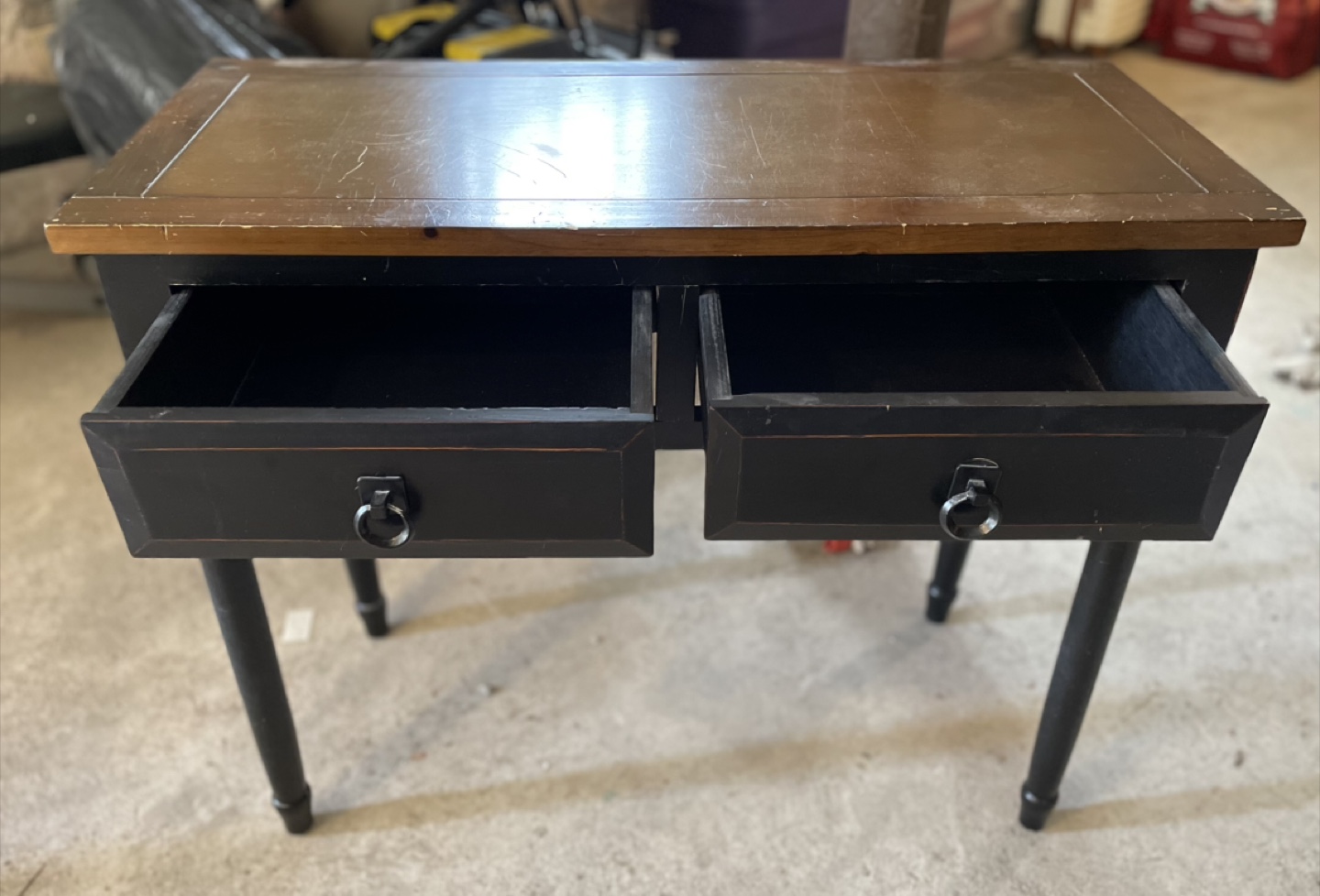 Table/Desk - photo 2