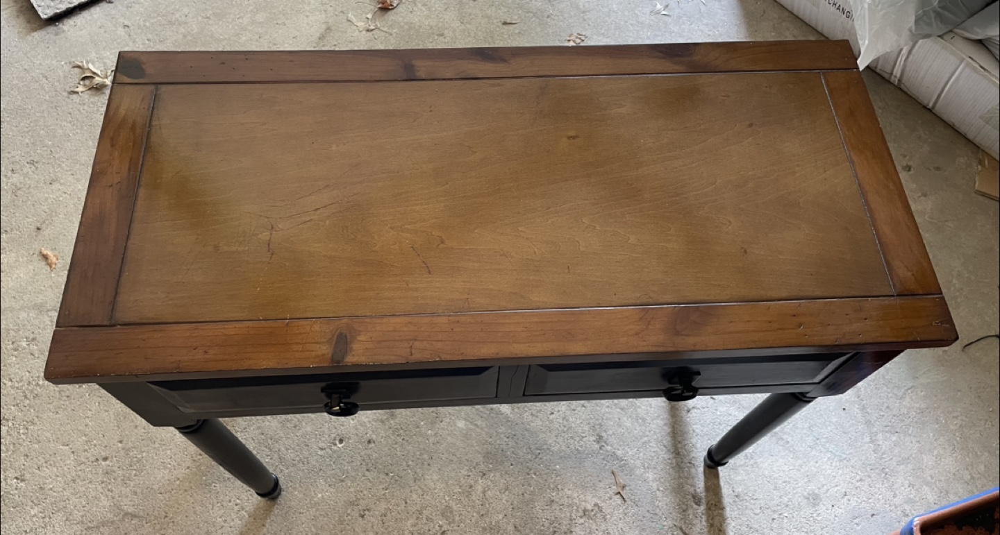 Table/Desk - photo 5
