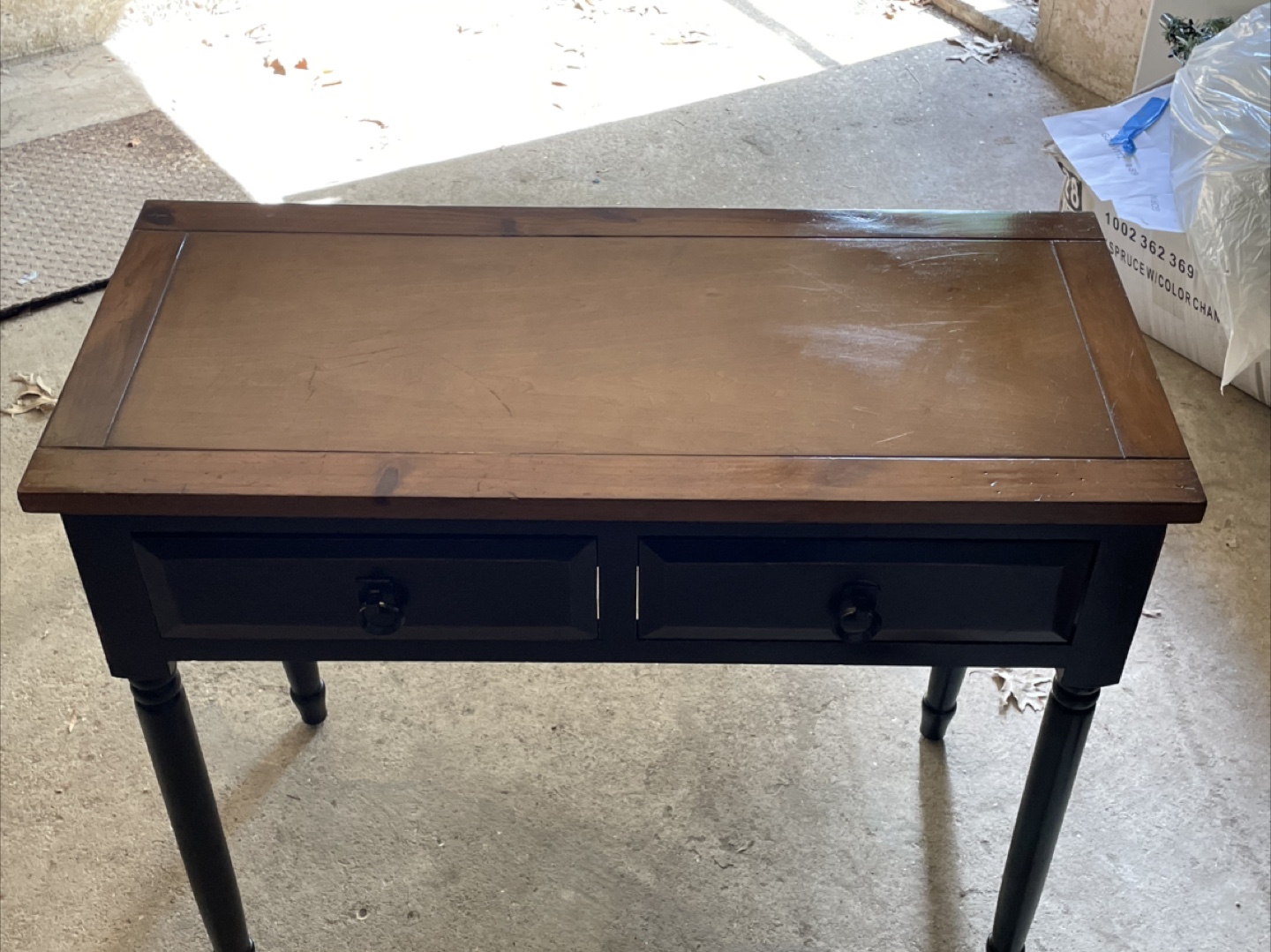 Table/Desk - photo 3