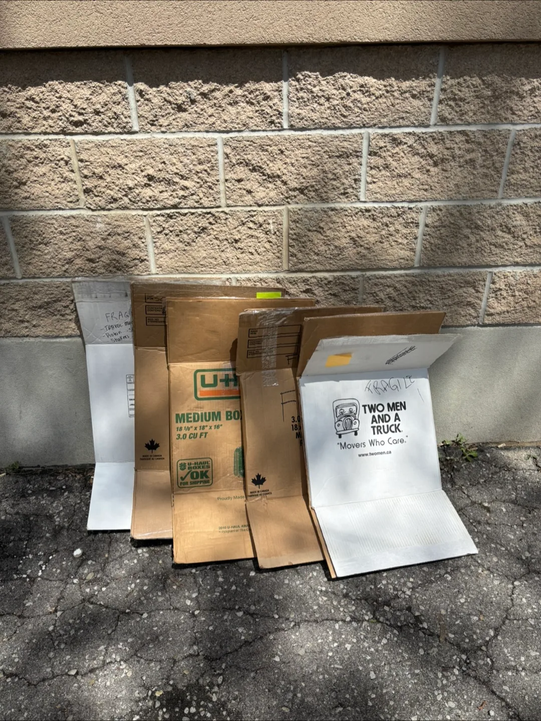5 Medium Moving Boxes #freecycle thumbnail