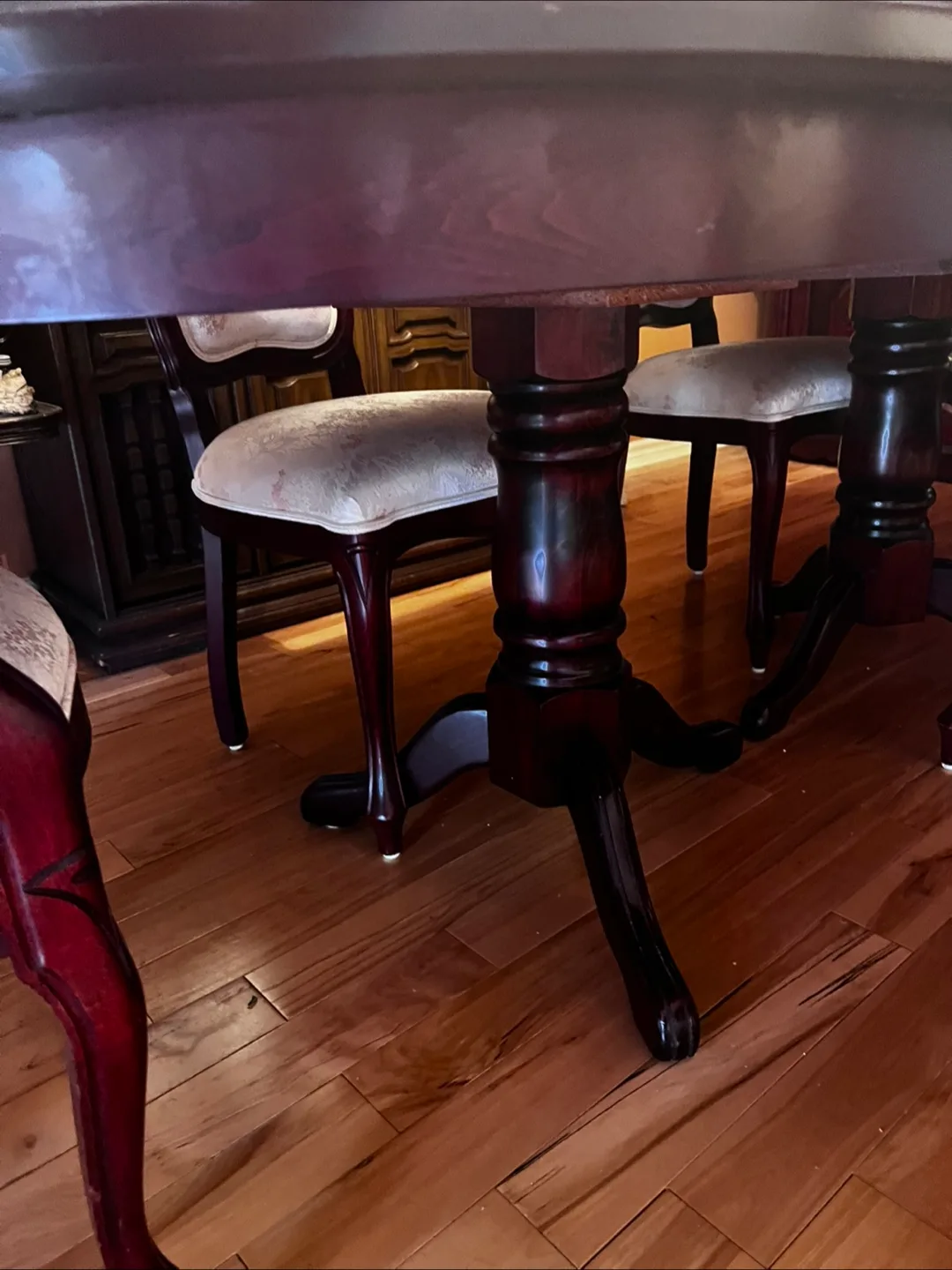 Elegant Cherry Wood Dining Set - 6 Chairs & Extendable Table image indicator(3)