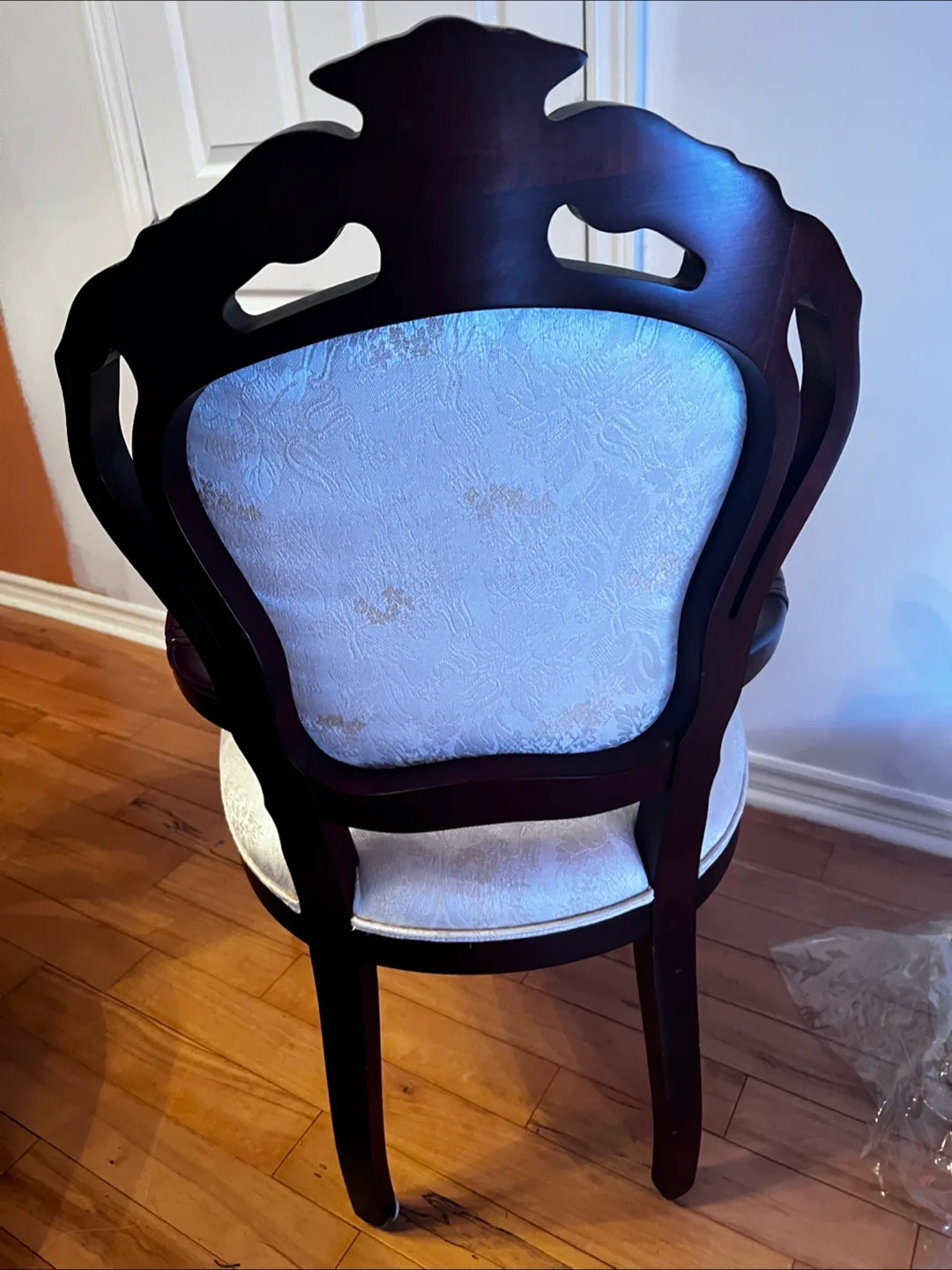 Elegant Cherry Wood Dining Set - 6 Chairs & Extendable Table image indicator(6)