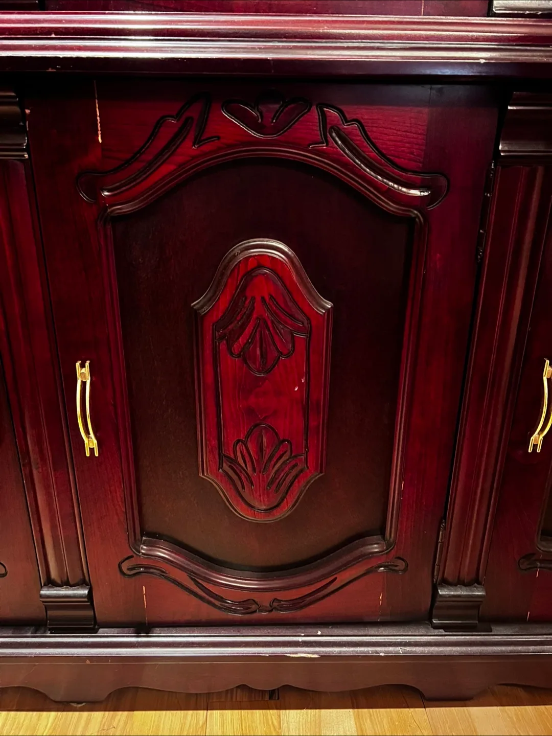 Large Antique-Style Wooden China Cabinet image indicator(4)