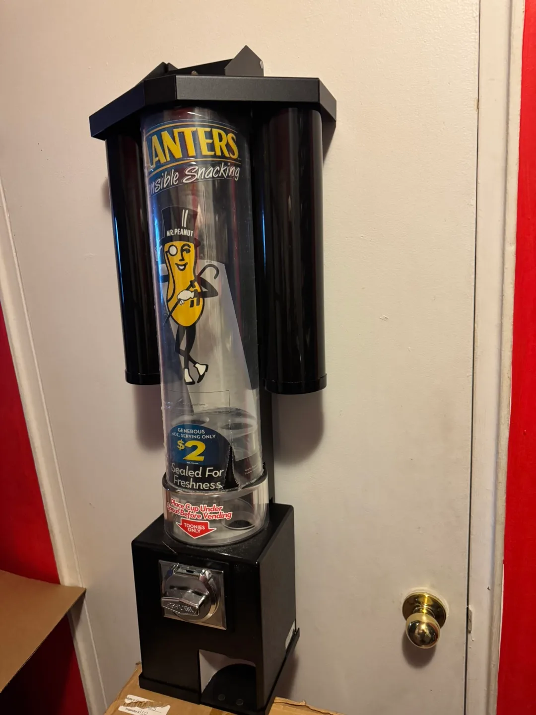 Planters Peanut Vending Machine image indicator(3)