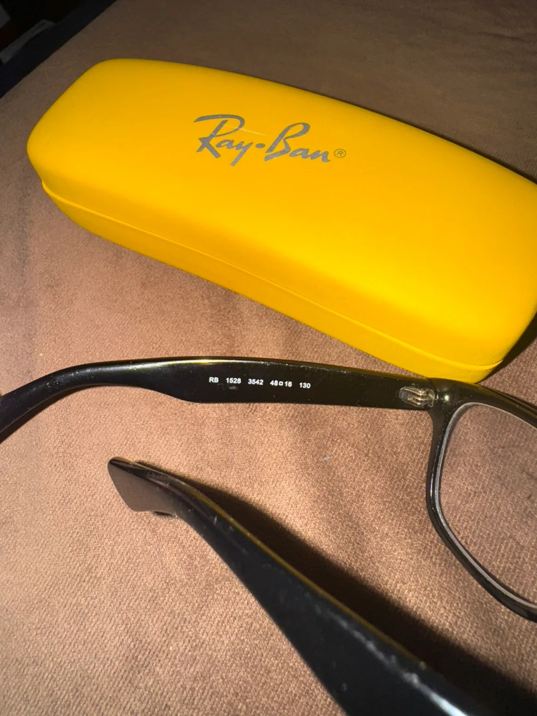 Ray-Ban Eyeglasses with Case image indicator(3)